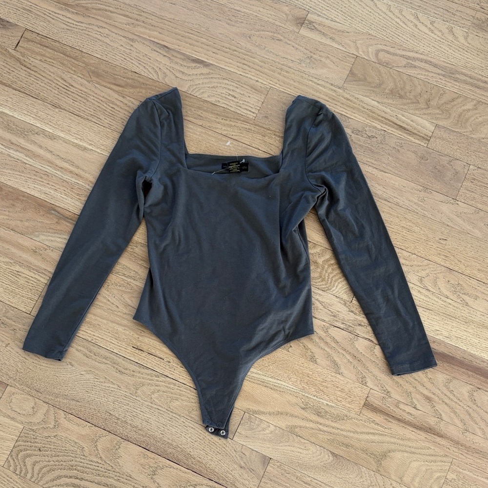 NWOT House of Harlow Gray Long Sleeve Bodysuit
